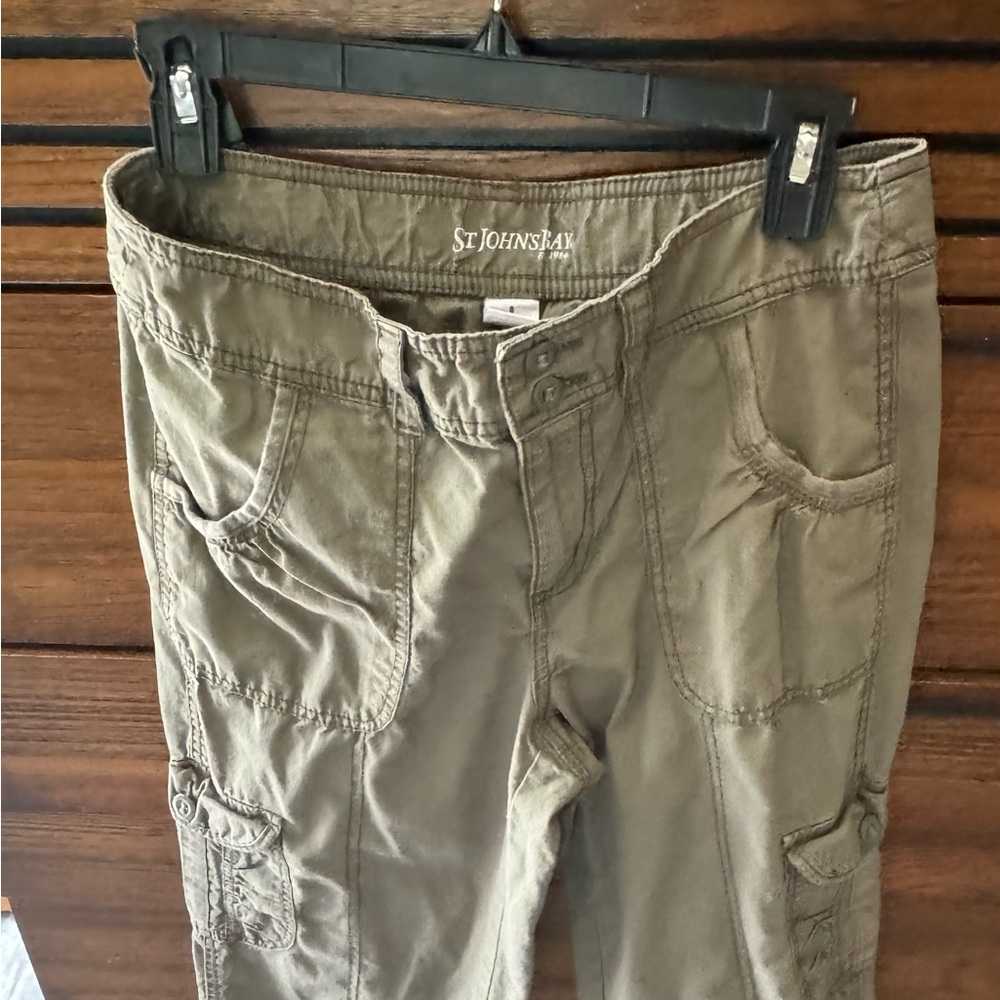 Women’s olive capri size 8